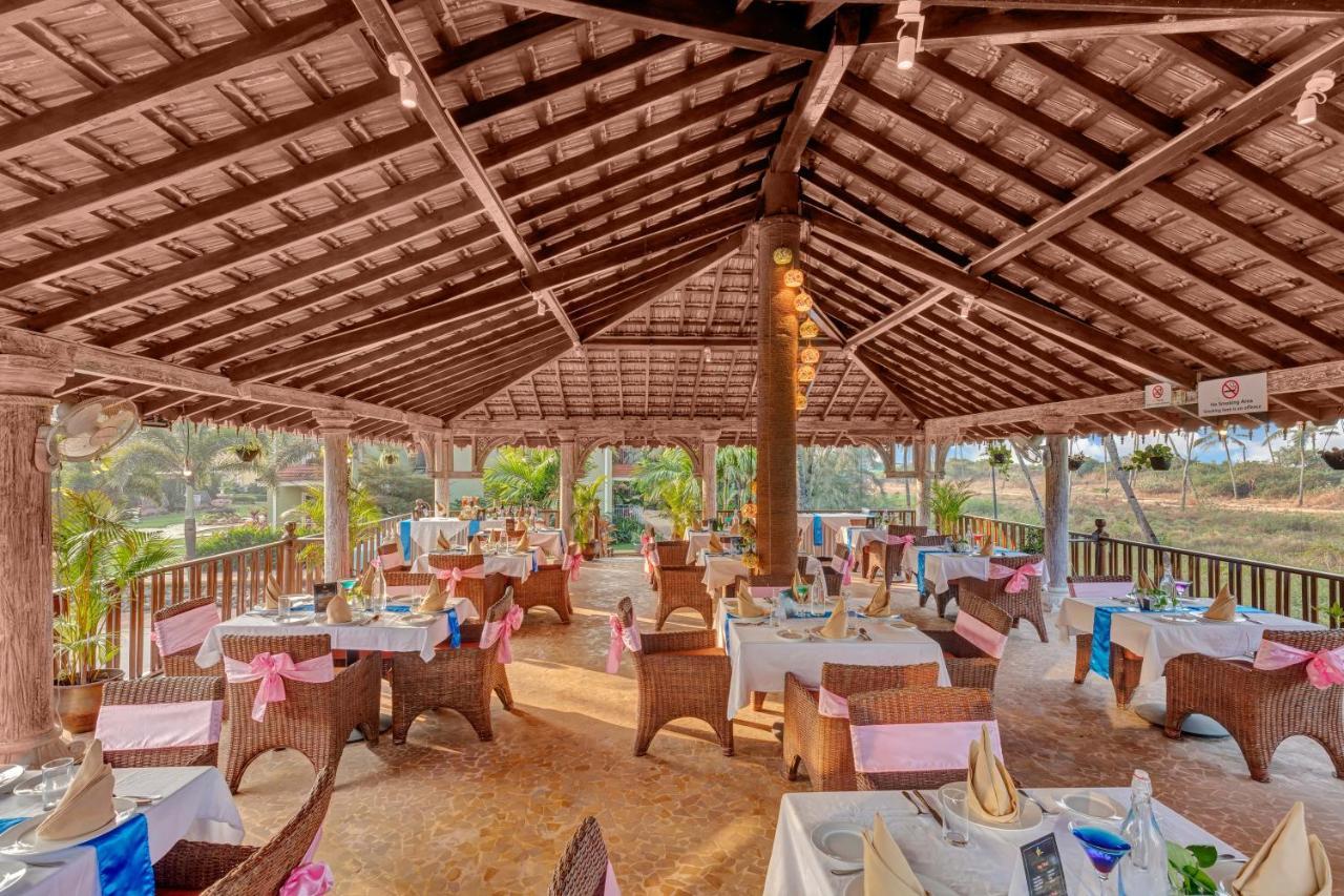 Club Mahindra Acacia Palms Hotel Колва Екстериор снимка
