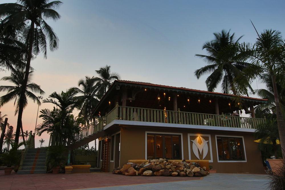 Club Mahindra Acacia Palms Hotel Колва Екстериор снимка