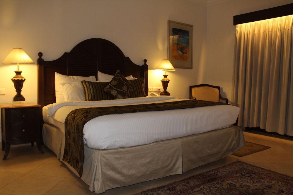 Club Mahindra Acacia Palms Hotel Колва Екстериор снимка
